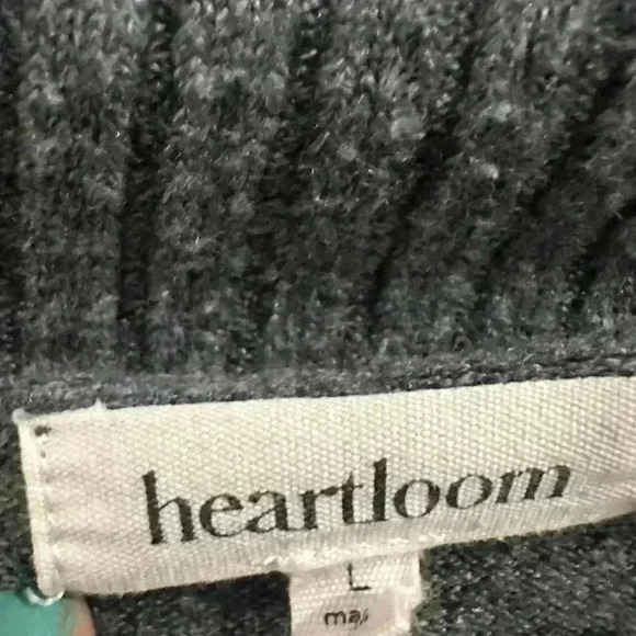 Heartloom Gray sweater - Picture 3 of 4